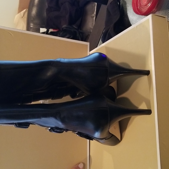 Michael kors ankle boots - leather side zip heels - Picture 7 of 7